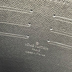 Louis Vuitton M61692 Pochette Voyage MM