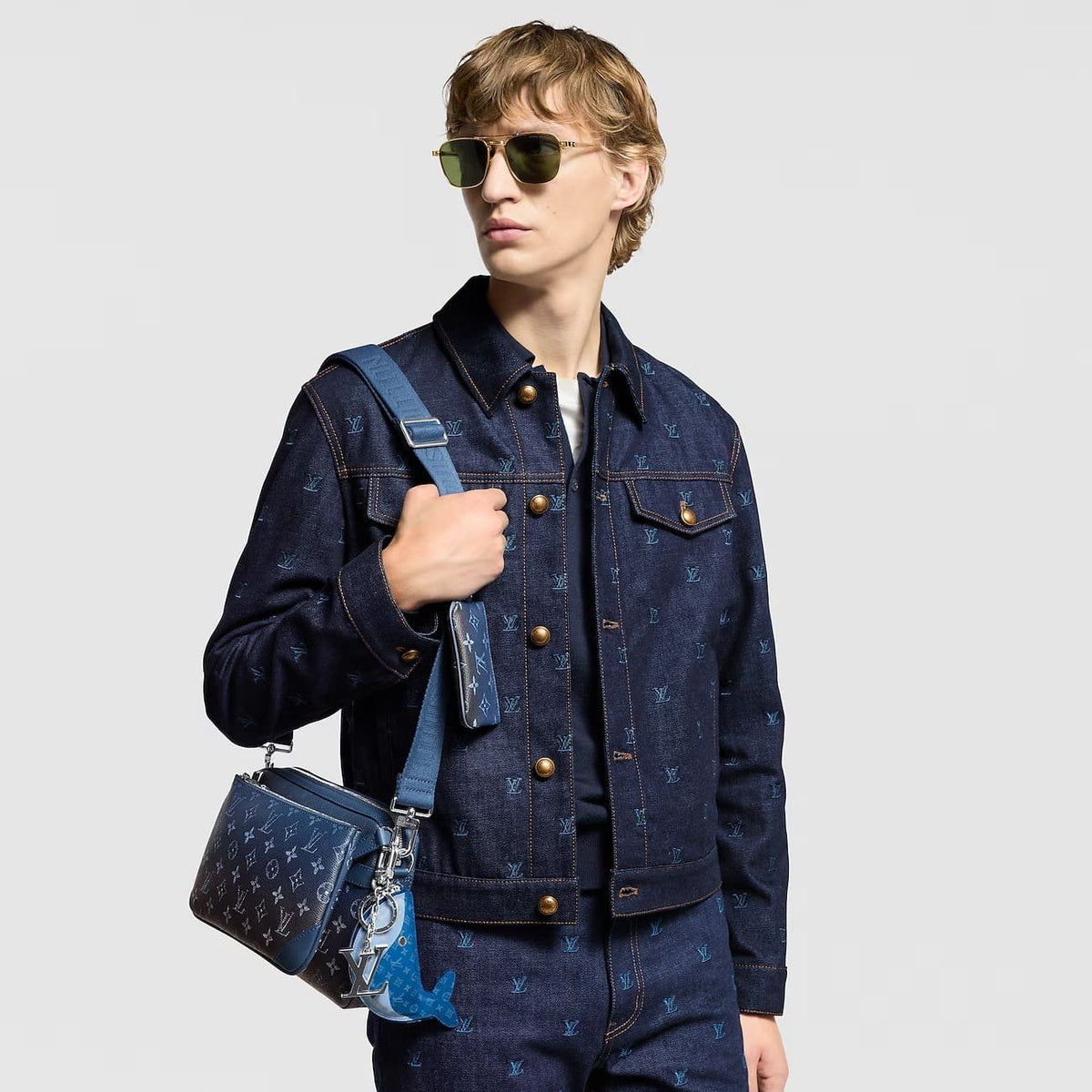 Louis Vuitton M11592 Trio Messenger