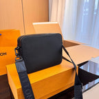 Louis Vuitton M22482 Fastline Messenger
