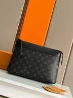 Louis Vuitton M82543 POCHETTE VOYAGE SOUPLE CLUTCH
