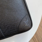 Louis Vuitton M30925 Porte-Documents Voyage PM