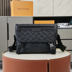 Louis Vuitton M25121 Messenger Voyager PM