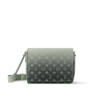 Louis Vuitton M11593 District PM