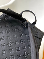 Louis Vuitton M55699 Christopher MM