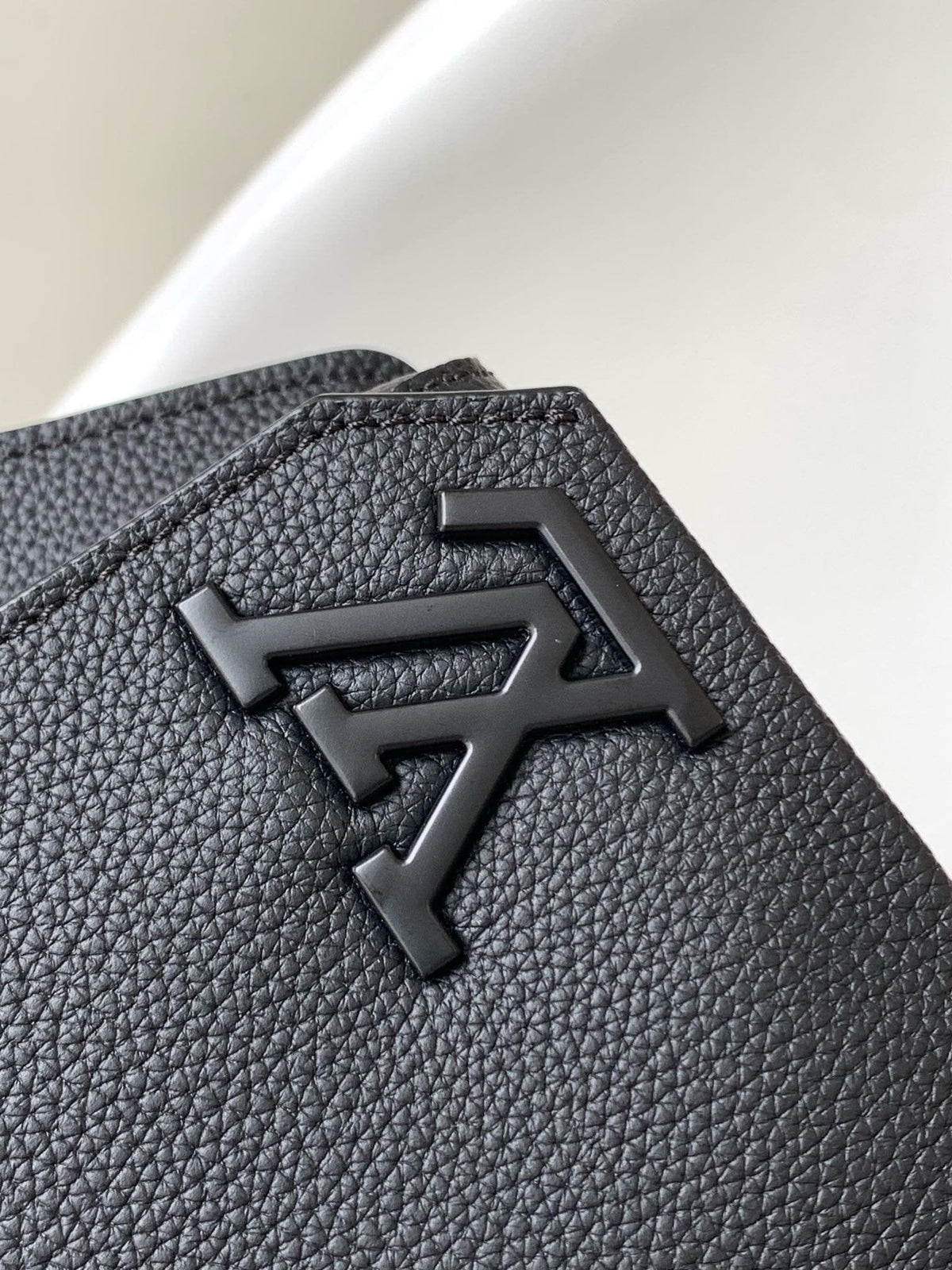 Louis Vuitton M57081 TAKEOFF Shoulder Bag
