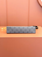Louis Vuitton M69535 Pochette Voyage MM