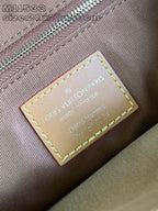 Louis Vuitton M11533 Steamer Crossbody