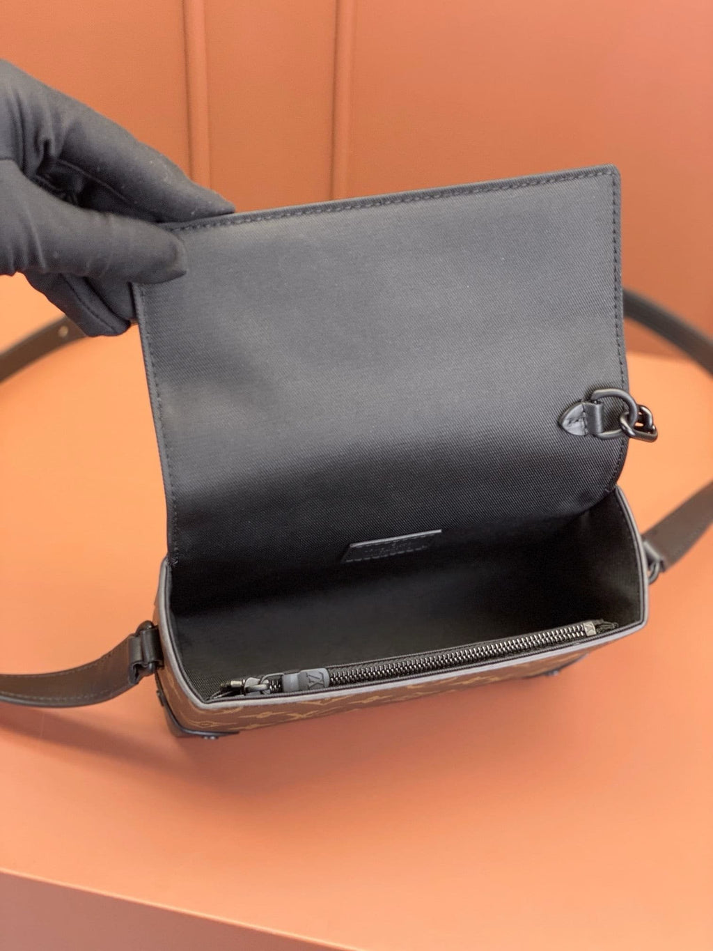 Louis Vuitton M83613 Steamer Wearable Wallet