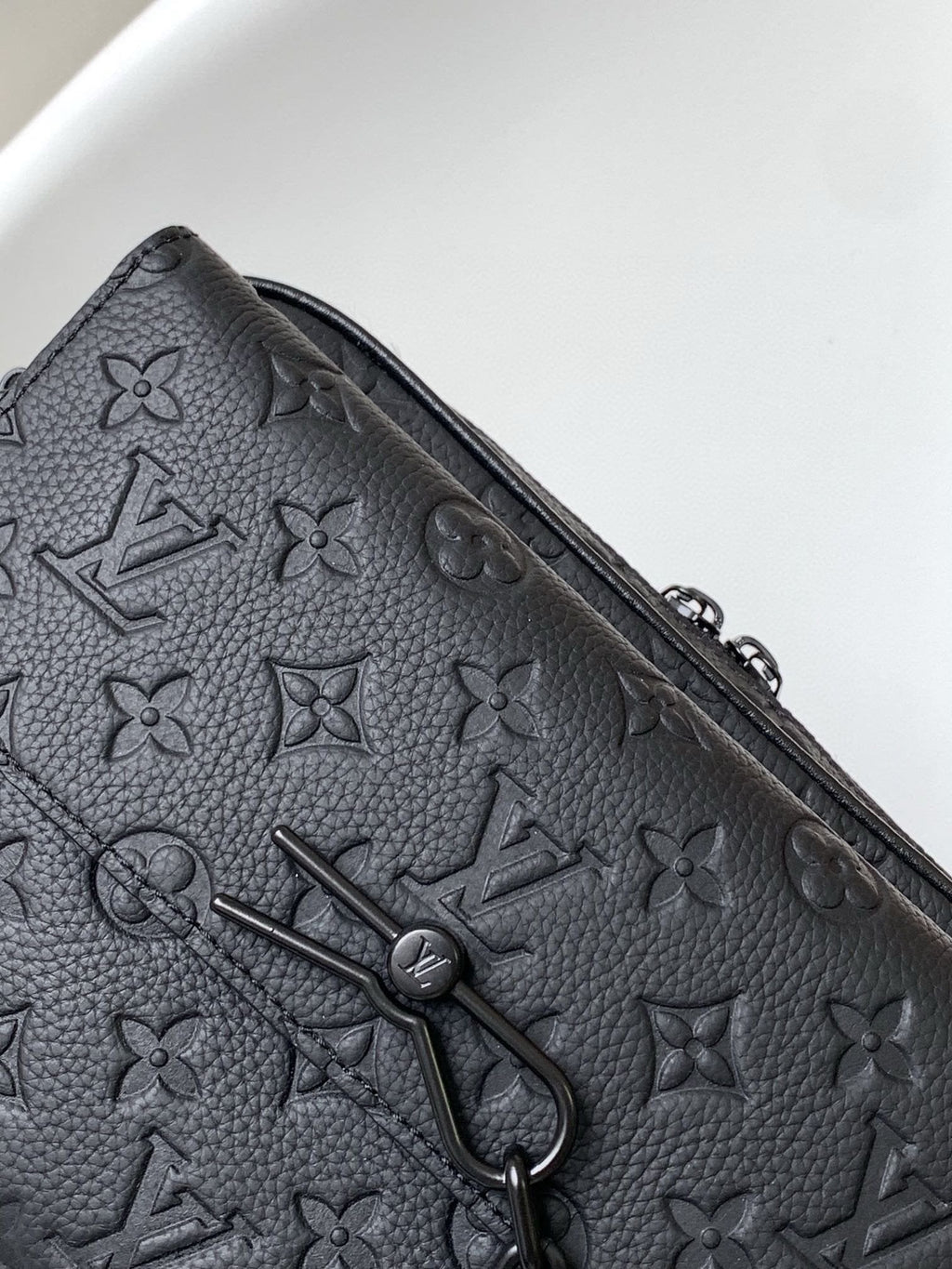 Louis Vuitton M23742 Steamer Messenger