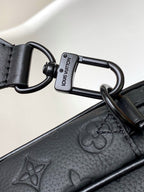 Louis Vuitton M23742 Steamer Messenger