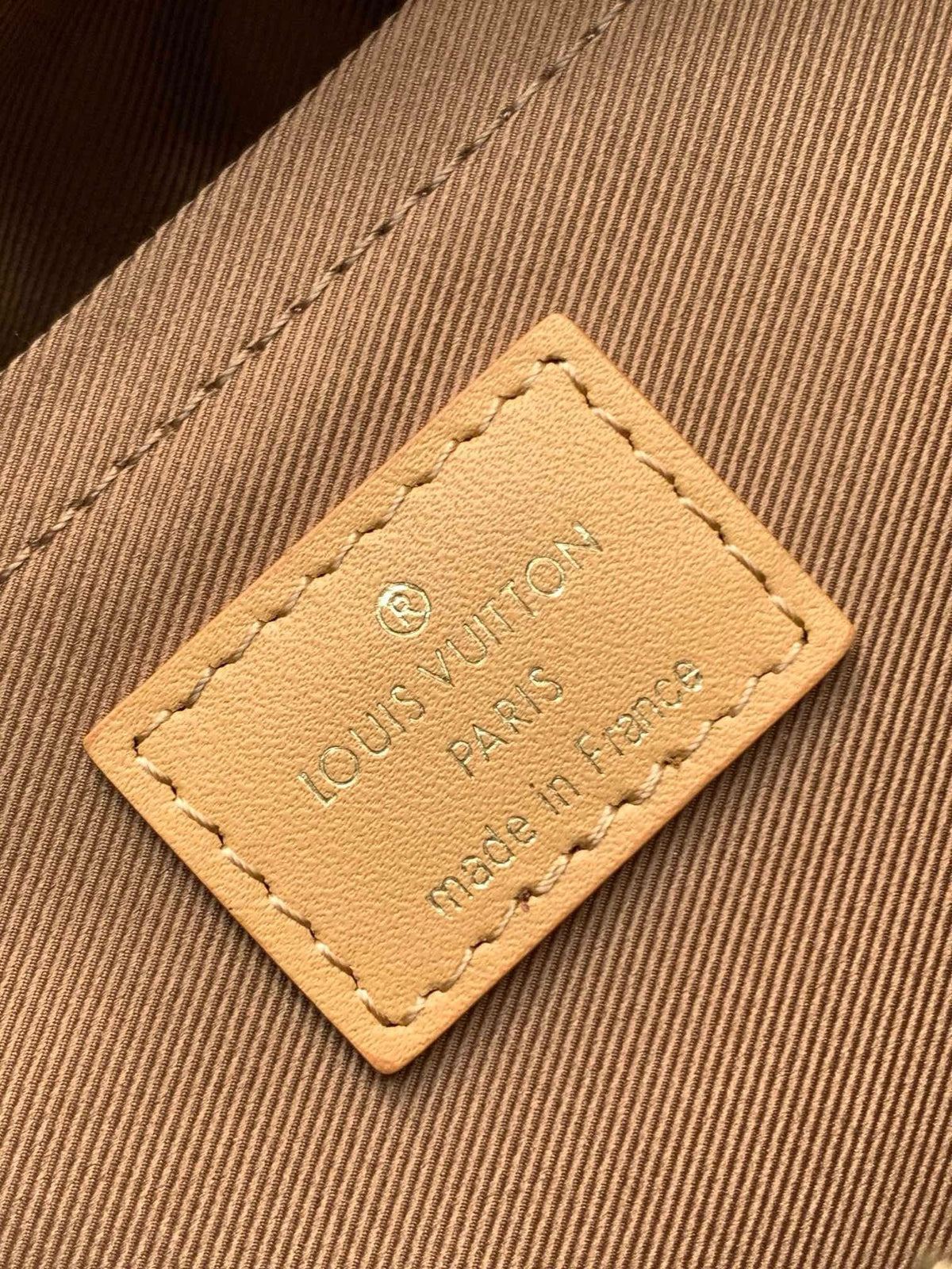 Louis Vuitton M12627 Keepall Bandoulière 25