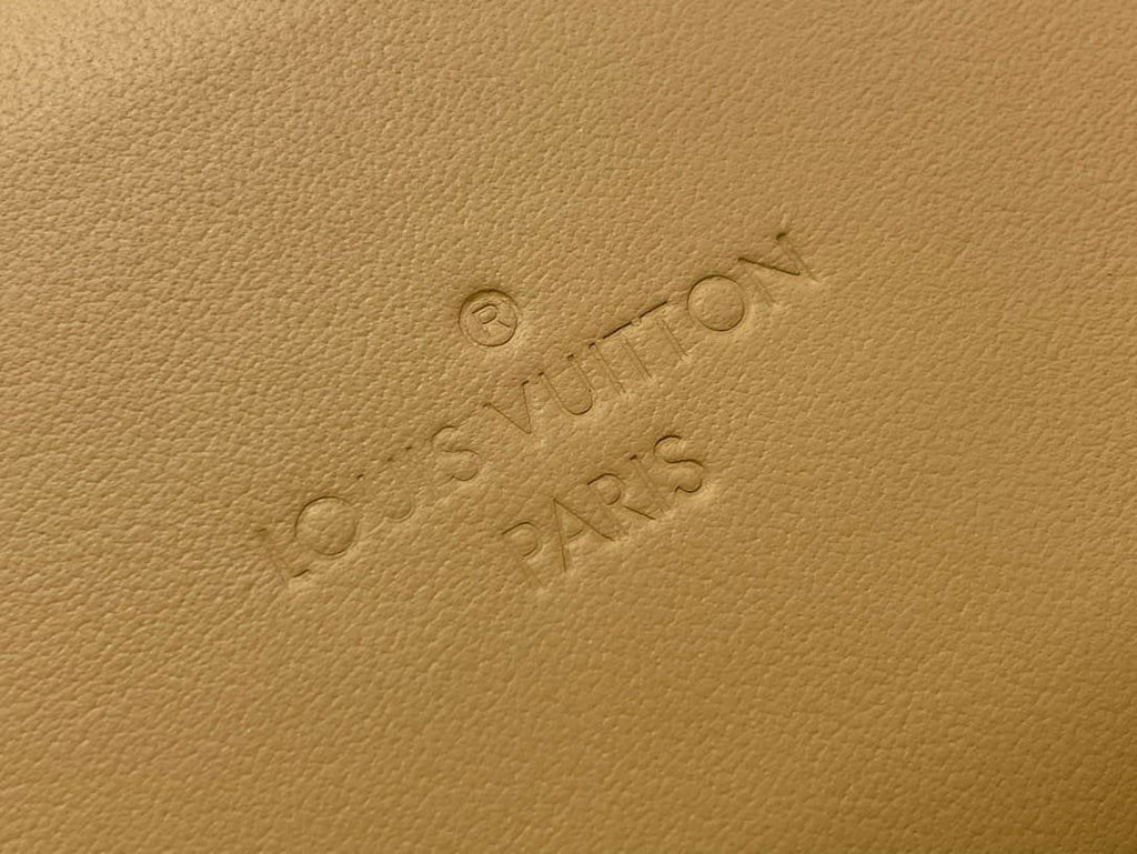 Louis Vuitton M12615 Bone Wearable Wallet