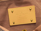Louis Vuitton M13928 Shopper Tote MM