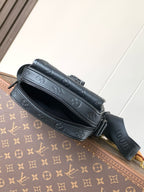 Louis Vuitton M12516 Getaway Messenger