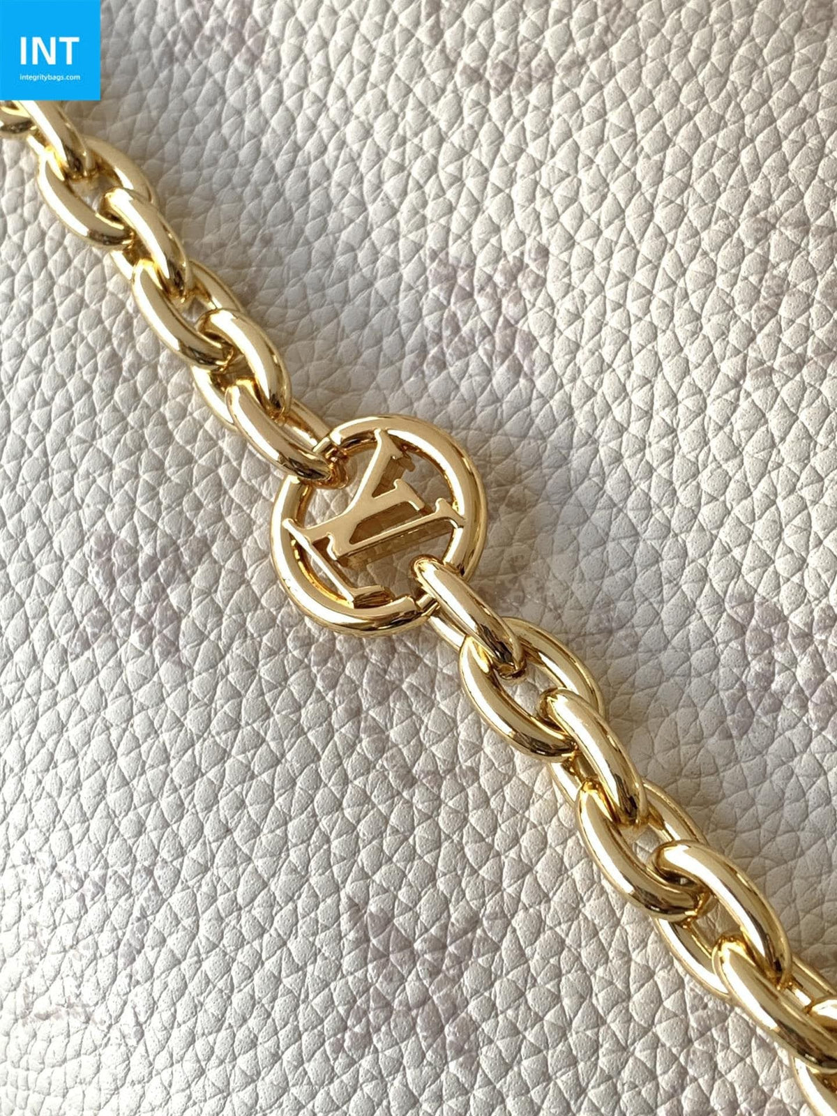Louis Vuitton M26690 Speedy Bandoulière 25