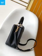 Louis Vuitton M24727 Capucines MM