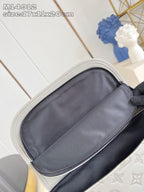 Louis Vuitton M14912 Pulse Messenger