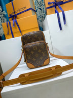 Louis Vuitton M14014 Amazone