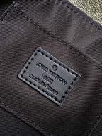 Louis Vuitton M12618 Pulse Wearable Wallet