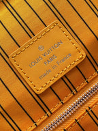 Louis Vuitton M13202 Christopher MM