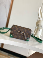 Louis Vuitton M12808 Steamer Wearable Wallet