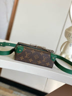 Louis Vuitton M12808 Steamer Wearable Wallet