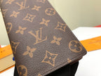 Louis Vuitton M66540 Wallet