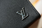Louis Vuitton M30450 Pochette Voyage
