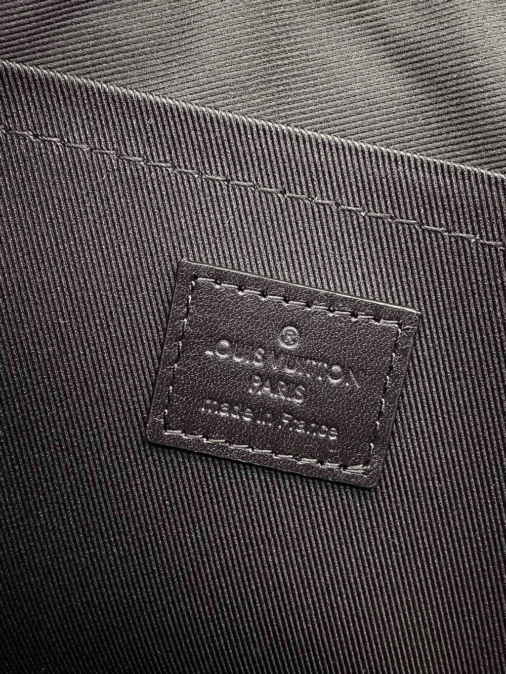 Louis Vuitton M81569 Pochette To-Go