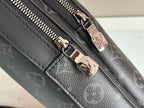 Louis Vuitton M47137 Avenue Slingbag