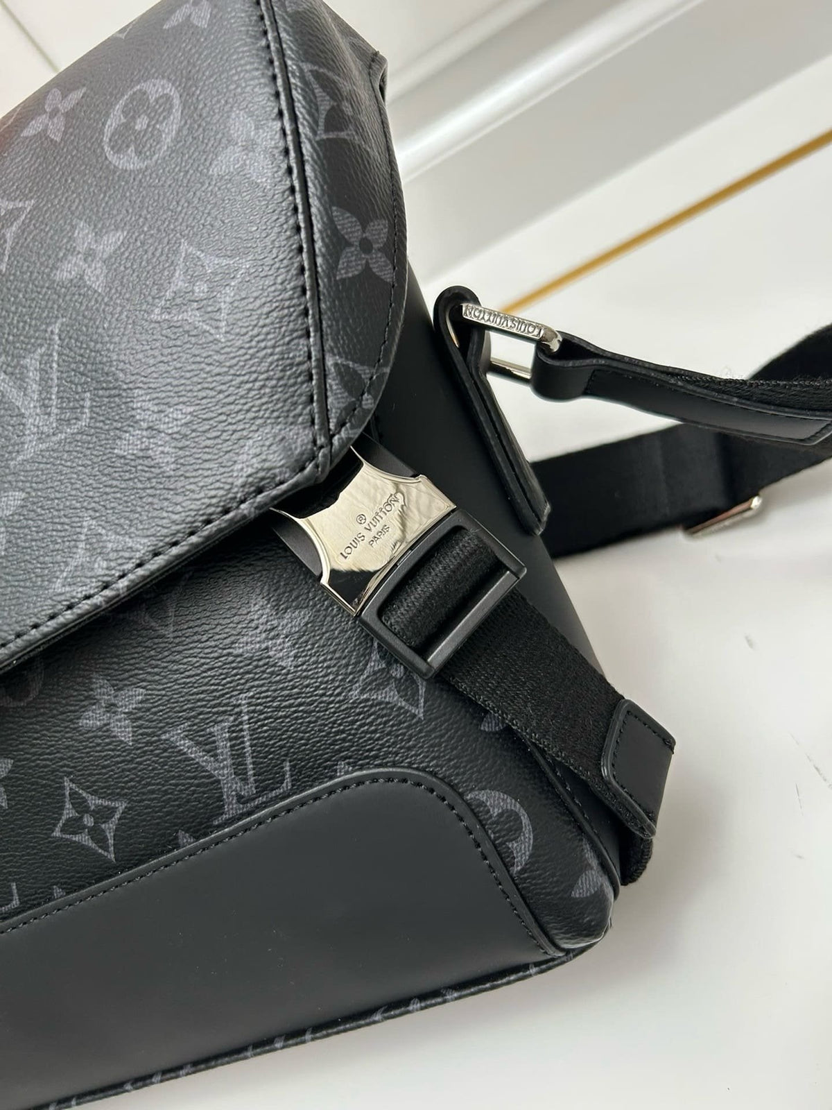 Louis Vuitton Messenger MM Voyager M40510