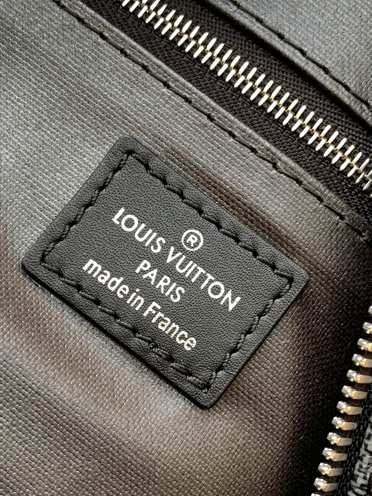 Louis Vuitton N40127 DOPP toiletry bag