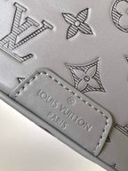 Louis Vuitton M46108 Discovery Bumbag