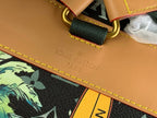 Louis Vuitton M24996 Christopher MM