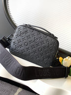 Louis Vuitton M58489 S Lock Messenger