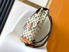 Louis Vuitton M25240 Christopher MM