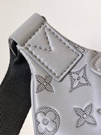 Louis Vuitton M46108 Discovery Bumbag