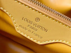 Louis Vuitton M24976 Capucines BB