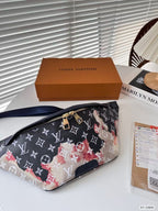 Louis Vuitton Discovery Bumbag PM M23905