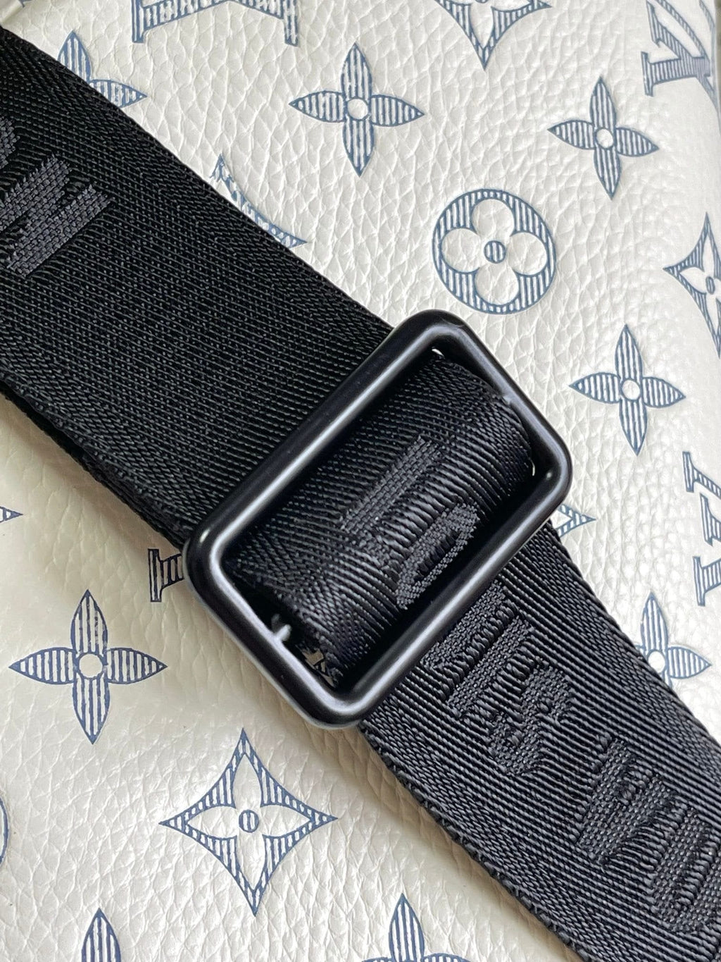 Louis Vuitton M25227 Rush Bumbag