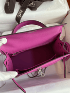 Hermès Kelly Handbag Pink Epsom with Palladium Hardware 25