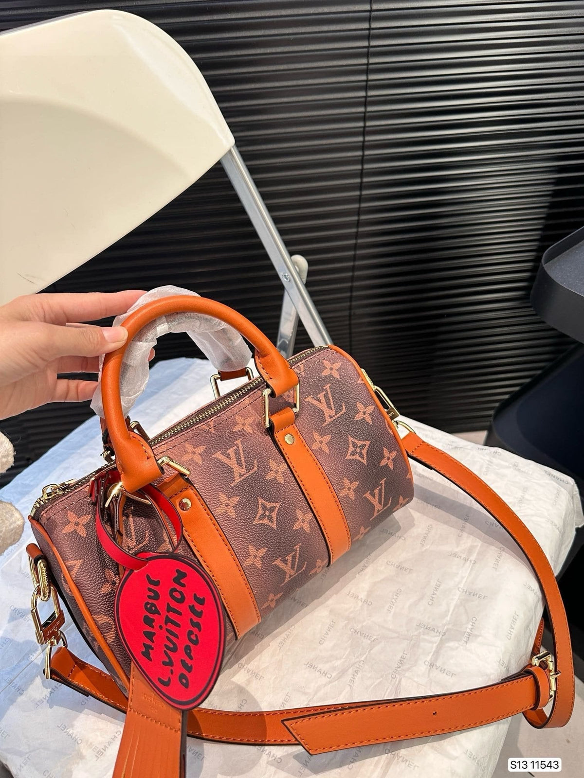 Louis Vuitton M11542 Keepall Bandoulière 25