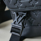 Louis Vuitton M25121 Messenger Voyager PM