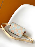 Louis Vuitton N40674 Steamer Wearable Wallet