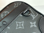 Louis Vuitton M82542 Alpha wearable wallet